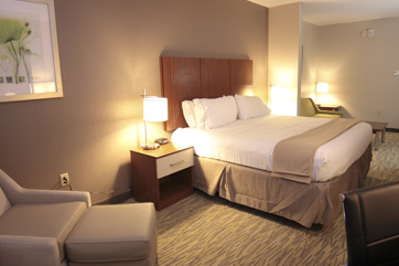 Holiday Inn Express Room3 362-241